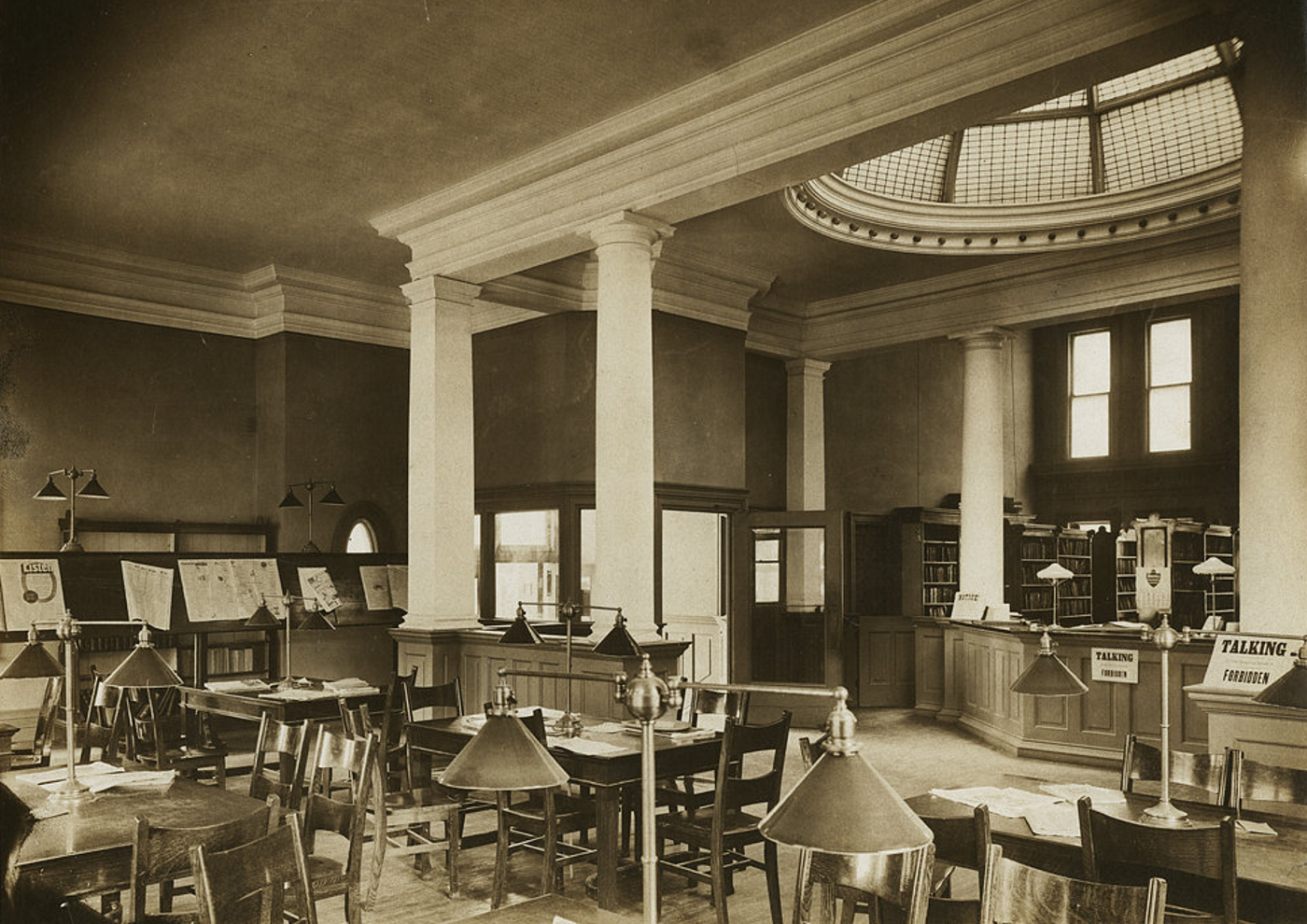 Photograph of the interior of the Paris Library before 1950
